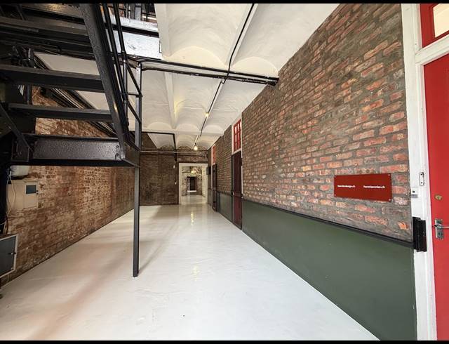 300M² BUILDING TO LET IN WOODSTOCK